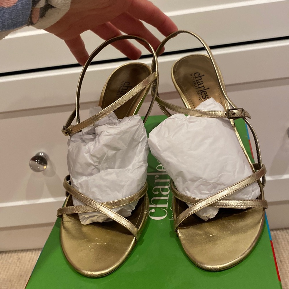 Charles by Charles David gold Lily heel 6.5